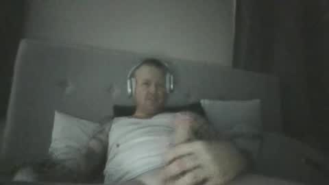Snapshot of bennyinbrissy chatting on January 10, 2026, 4:42 pm bennyinbrissy online show from January 10, 2026, 4:42 pm