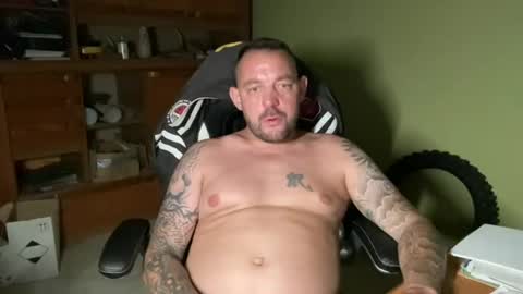 Snapshot of benochau chatting on June 28, 2026, 2:28 am benochau online show from June 28, 2026, 2:28 am