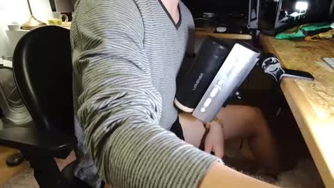 Snapshot of benreich chatting on October 18, 2025, 10:10 pm benreich online show from October 18, 2025, 10:10 pm