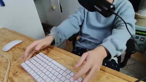 Snapshot of benreich chatting on November 10, 2025, 8:08 pm benreich online show from November 10, 2025, 8:08 pm