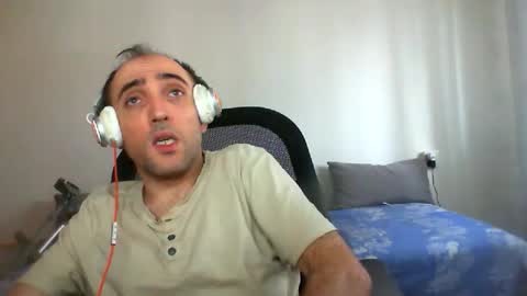 Snapshot of bentish chatting on October 19, 2025, 6:36 am bentish online show from October 19, 2025, 6:36 am