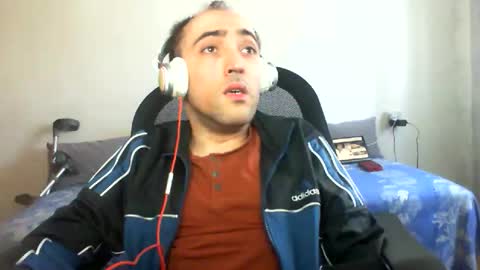 Snapshot of bentish chatting on November 18, 2025, 7:57 am bentish online show from November 18, 2025, 7:57 am