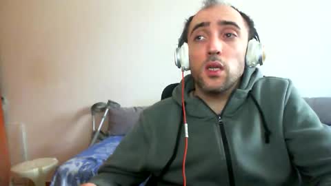 Snapshot of bentish chatting on April 7, 2026, 7:53 am bentish online show from April 7, 2026, 7:53 am