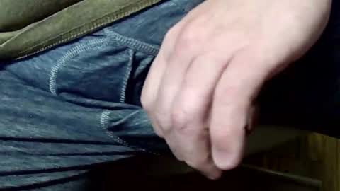 Snapshot of bentley507070 chatting on November 25, 2025, 2:28 pm Ben online show from November 25, 2025, 2:28 pm