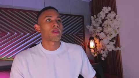 bento_fox online show from November 23, 2025, 3:28 am