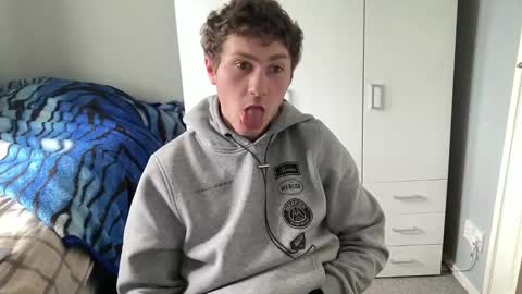 Snapshot of benwardle123 chatting on February 26, 2025, 2:46 pm READ MY BIO --- --- READ MY BIO online show from February 26, 2025, 2:46 pm