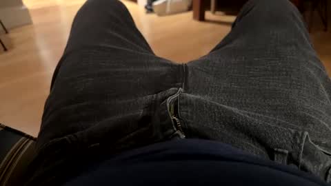 benz10001 online show from February 17, 2025, 11:42 pm