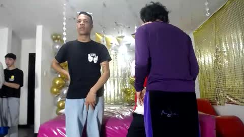 benz boys online show from February 6, 2025, 2:04 pm