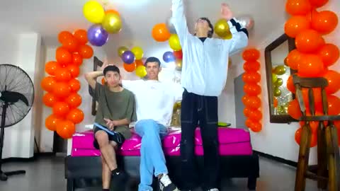 benz boys online show from March 9, 2025, 12:09 pm