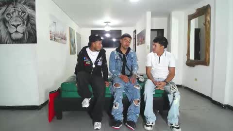 benz boys online show from November 12, 2025, 11:43 am