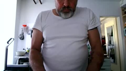 Snapshot of berg_boy chatting on November 8, 2025, 9:20 am Martin online show from November 8, 2025, 9:20 am