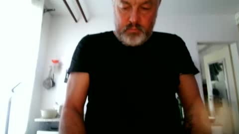 Snapshot of berg_boy chatting on November 30, 2025, 9:13 am Martin online show from November 30, 2025, 9:13 am