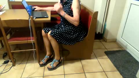 Snapshot of bernadetanylon chatting on July 17, 2026, 3:24 am Bernadetanylon online show from July 17, 2026, 3:24 am