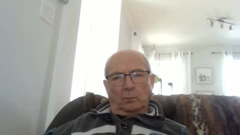 bernard1102 online show from April 7, 2026, 2:39 pm