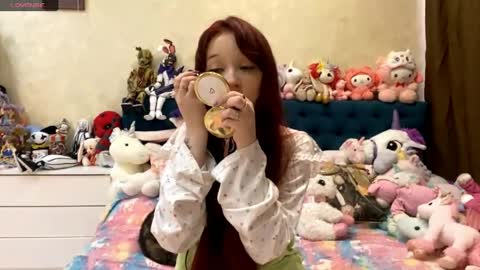 Eva  online show from May 2, 2026, 7:35 am