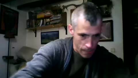 bernichaoss77 online show from December 31, 2024, 11:49 pm