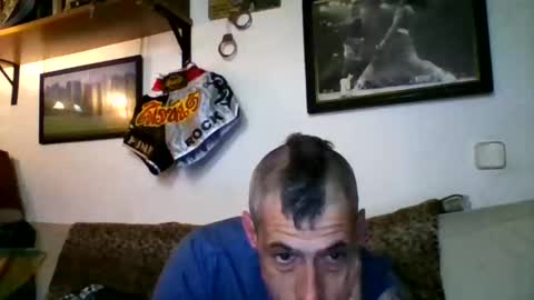 bernichaoss77 online show from January 2, 2025, 2:33 am