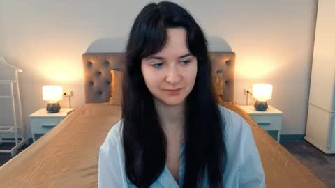 Snapshot of berrydiva chatting on April 3, 2026, 6:33 am Violette online show from April 3, 2026, 6:33 am