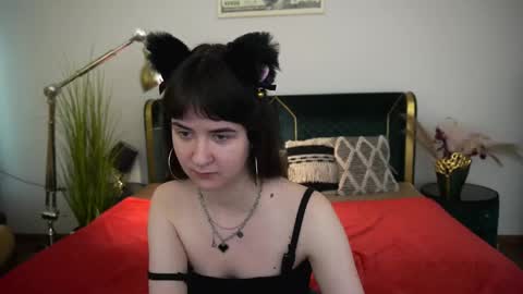 Snapshot of berrydiva chatting on May 16, 2026, 6:32 am Violette online show from May 16, 2026, 6:32 am