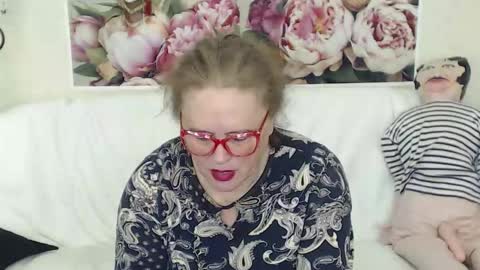 BerryShickX online show from November 6, 2025, 7:42 am