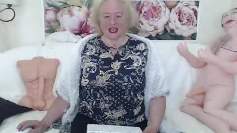 Snapshot of berryshickx chatting on May 23, 2026, 10:08 am BerryShickX online show from May 23, 2026, 10:08 am