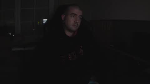 Snapshot of berto3389 chatting on November 29, 2025, 2:25 am berto3389 online show from November 29, 2025, 2:25 am