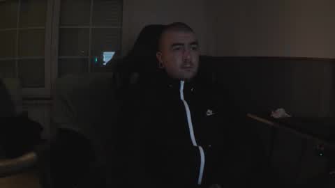 Snapshot of berto3389 chatting on December 18, 2025, 1:44 am berto3389 online show from December 18, 2025, 1:44 am