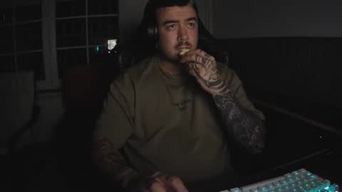 berto3389 online show from April 19, 2026, 1:38 am