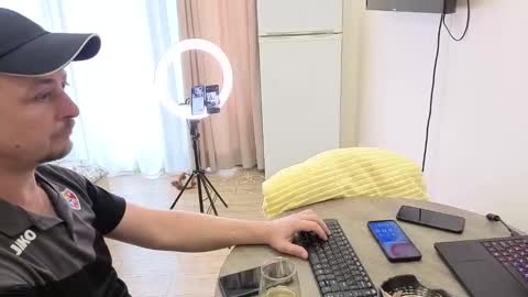 best_ass2000 online show from March 22, 2026, 11:24 am