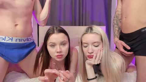 Snapshot of best_trip chatting on February 23, 2025, 11:47 pm Danny and Kira online show from February 23, 2025, 11:47 pm