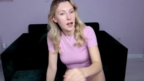 Danny and Kira online show from November 11, 2025, 2:39 pm