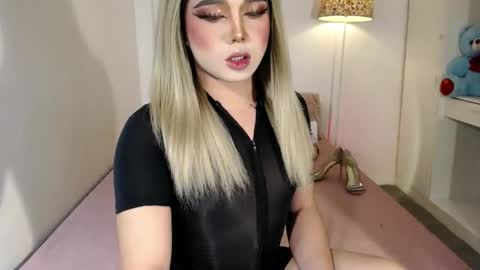 bestgirljulia online show from October 25, 2025, 4:53 am