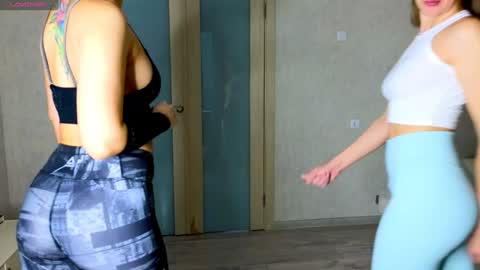 Snapshot of bestgirls2021 chatting on January 20, 2025, 2:11 am Hellen and Natali online show from January 20, 2025, 2:11 am