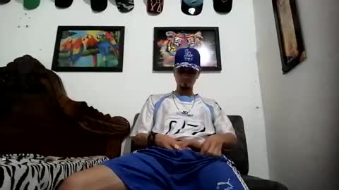 Snapshot of bestia_salvaje chatting on January 21, 2025, 10:51 pm Andres online show from January 21, 2025, 10:51 pm