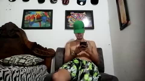 Snapshot of bestia_salvaje chatting on January 24, 2025, 10:51 pm Andres online show from January 24, 2025, 10:51 pm