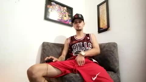 Snapshot of bestia_salvaje chatting on February 27, 2025, 10:53 pm Andres online show from February 27, 2025, 10:53 pm