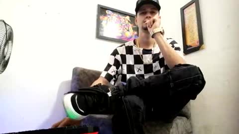 Snapshot of bestia_salvaje chatting on February 28, 2025, 11:12 pm Andres online show from February 28, 2025, 11:12 pm