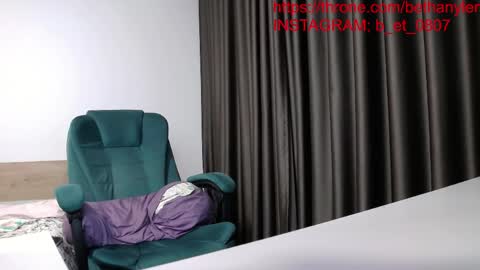 bethanylenz2 online show from March 31, 2026, 11:21 am