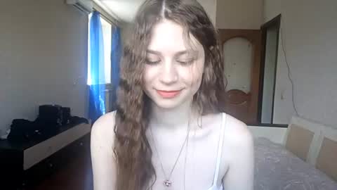 Snapshot of bethkallberg chatting on June 18, 2026, 9:09 am Leila online show from June 18, 2026, 9:09 am