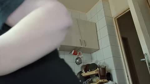 Snapshot of bethnorth chatting on December 16, 2025, 11:37 am bethnorth online show from December 16, 2025, 11:37 am