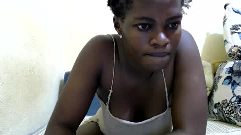 Betina online show from October 27, 2025, 9:02 am