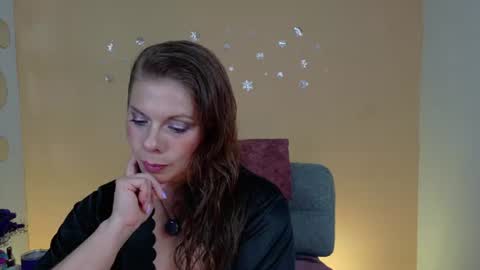 Snapshot of betsy_anub chatting on June 26, 2026, 11:09 pm LINDA online show from June 26, 2026, 11:09 pm