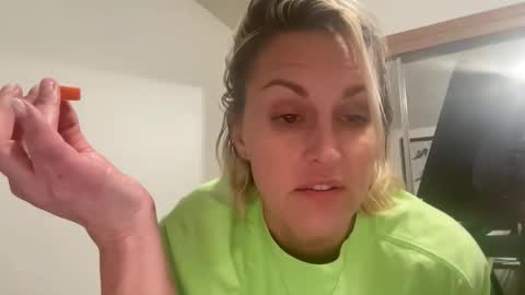 Snapshot of betterconvobesttime chatting on December 4, 2025, 4:00 am Best Time and Even better Convo online show from December 4, 2025, 4:00 am