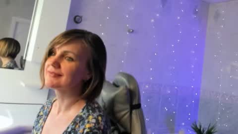 Snapshot of bettygibsonn chatting on March 26, 2026, 8:09 am Betty online show from March 26, 2026, 8:09 am