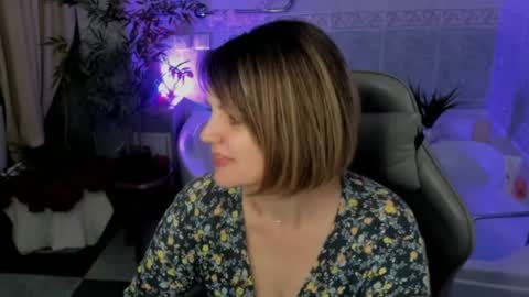 Snapshot of bettygibsonn chatting on March 31, 2026, 8:04 am Betty online show from March 31, 2026, 8:04 am