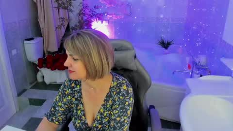 Snapshot of bettygibsonn chatting on April 16, 2026, 8:15 am Betty online show from April 16, 2026, 8:15 am