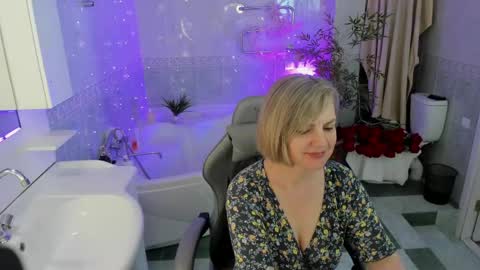 Snapshot of bettygibsonn chatting on April 26, 2026, 1:47 am Betty online show from April 26, 2026, 1:47 am