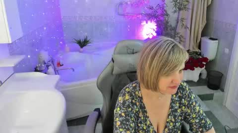 Snapshot of bettygibsonn chatting on May 4, 2026, 7:59 am Betty online show from May 4, 2026, 7:59 am