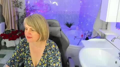 Snapshot of bettygibsonn chatting on May 7, 2026, 8:09 am Betty online show from May 7, 2026, 8:09 am