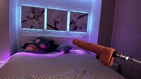 Snapshot of bettyrouse chatting on October 28, 2025, 8:33 pm Betty online show from October 28, 2025, 8:33 pm